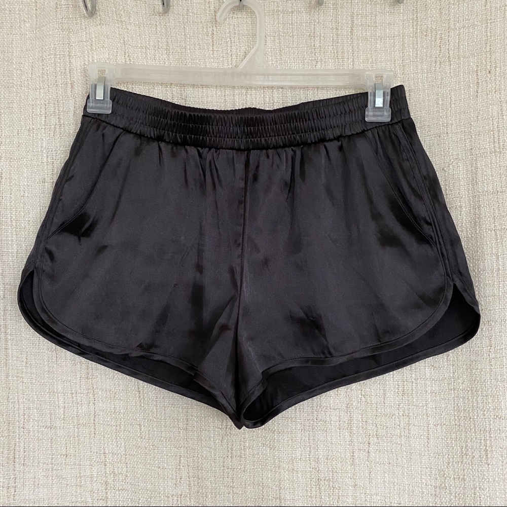✨Satin Shorts - Picture 2 of 5